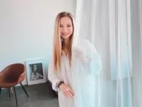 Discover AmandaAlison VIP show